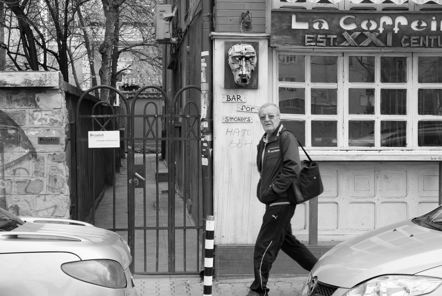 shooting leica d-lux type 109 on the streets