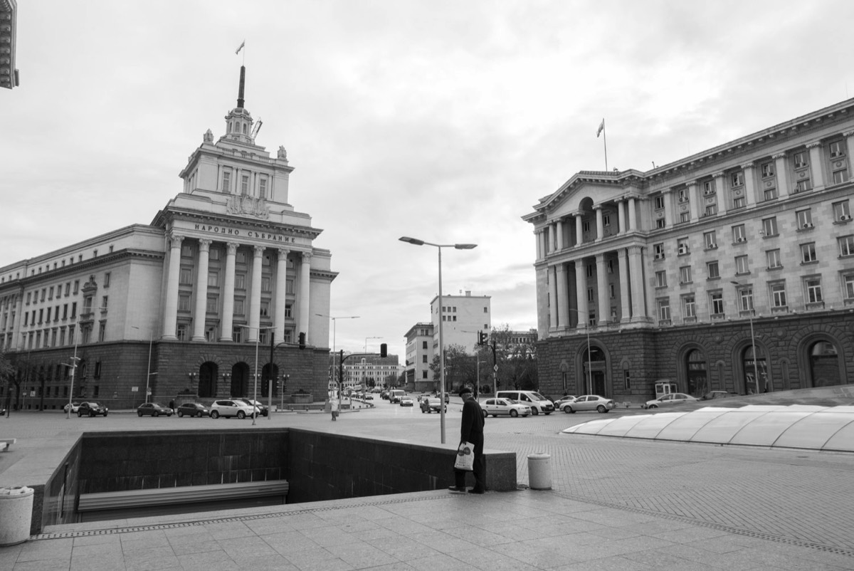 capturing buildings with Leica D-Lux 109