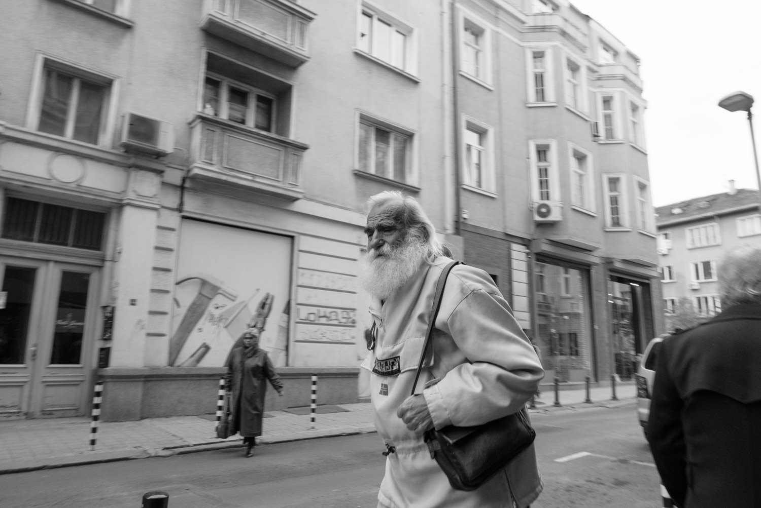 street photography with Leica D-Lux 109