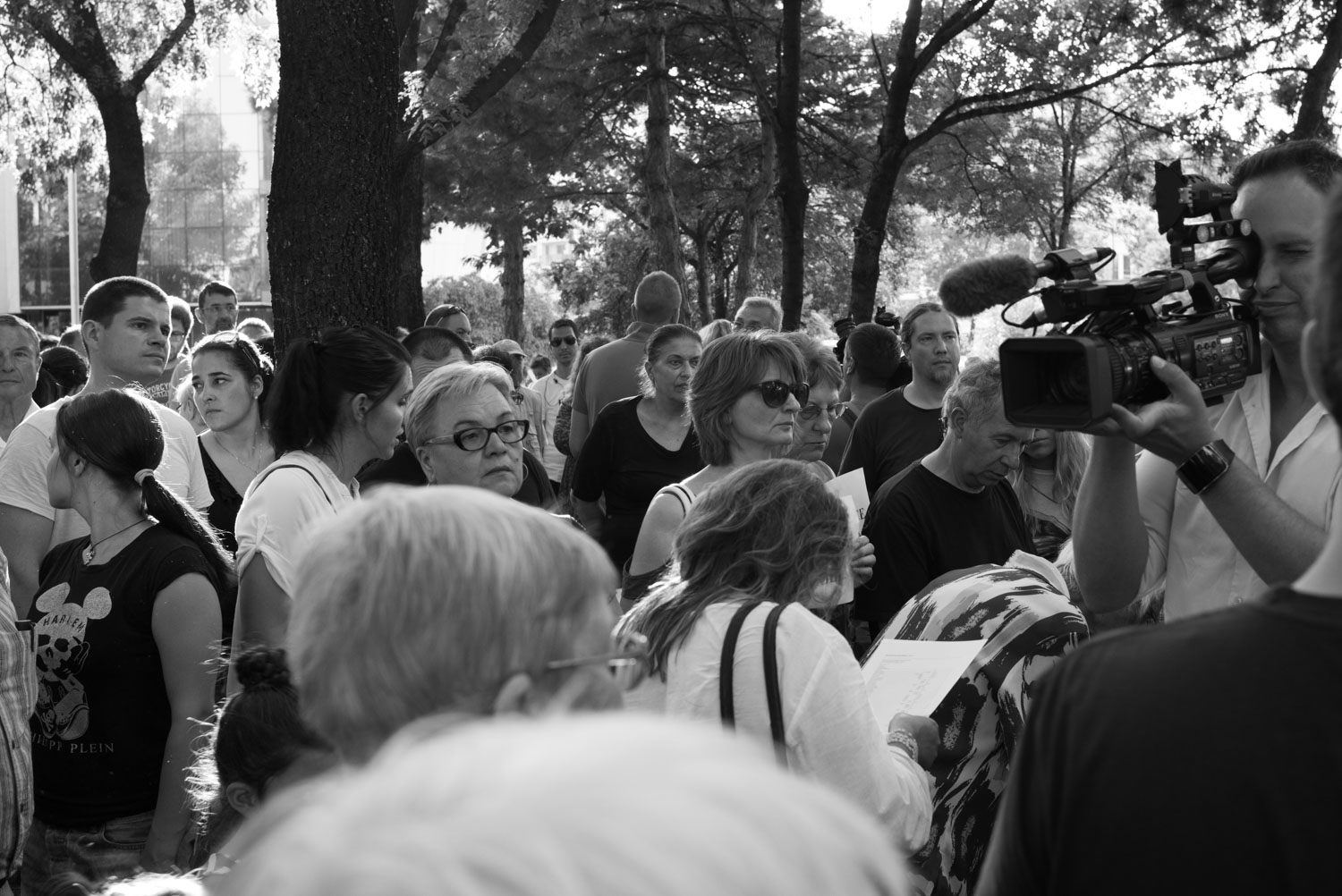 Протест срещу небостъргачът на НИКМИ