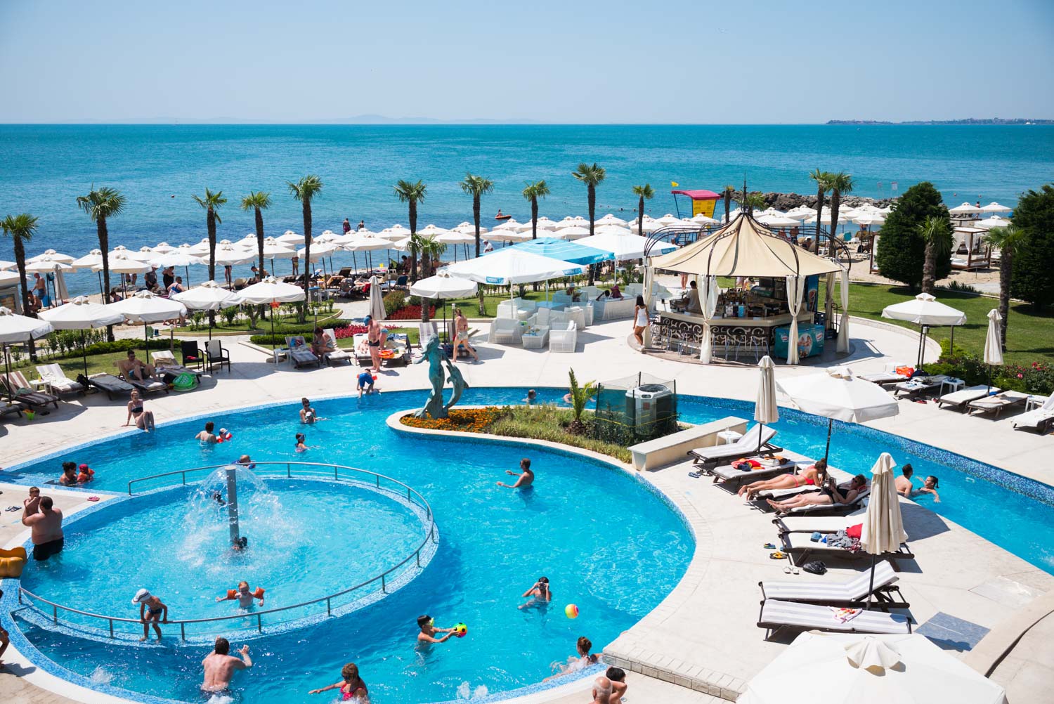 Elenite pool and sea side